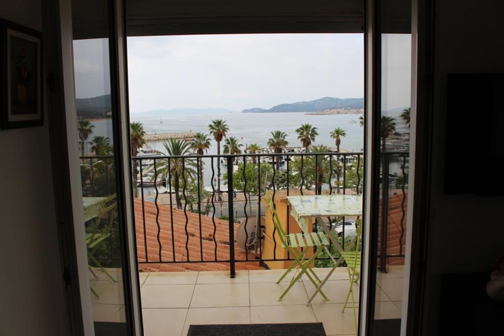 T2 Coquet Le Lavandou Plein Centre Vue Mer Exceptionnelle. Appartement Buitenkant foto